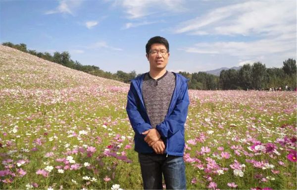 過(guò)生日的家人 過(guò)生日的家人