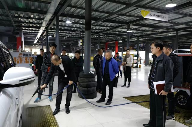 總工會領導蒞臨乾港 總工會領導蒞臨乾港